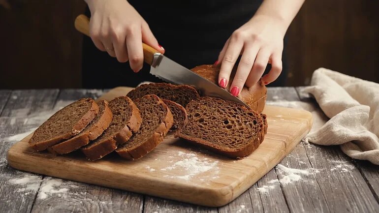 Брускетты на стол: 6 рецептов на русский лад