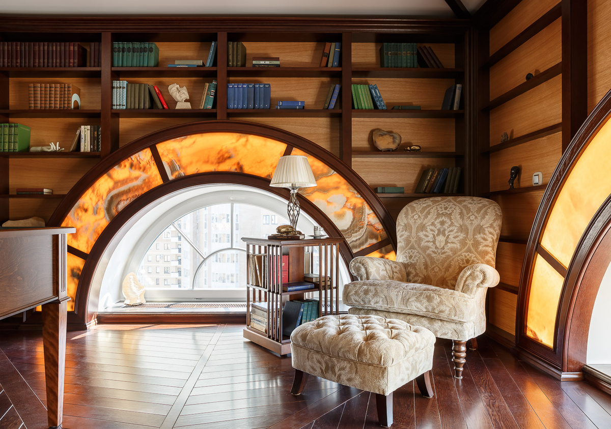 Двухуровневая квартира в ЖК Классика. Смотреть фото и видео реализованных проектов студии https://ininteriorstudio.ru/realizovano