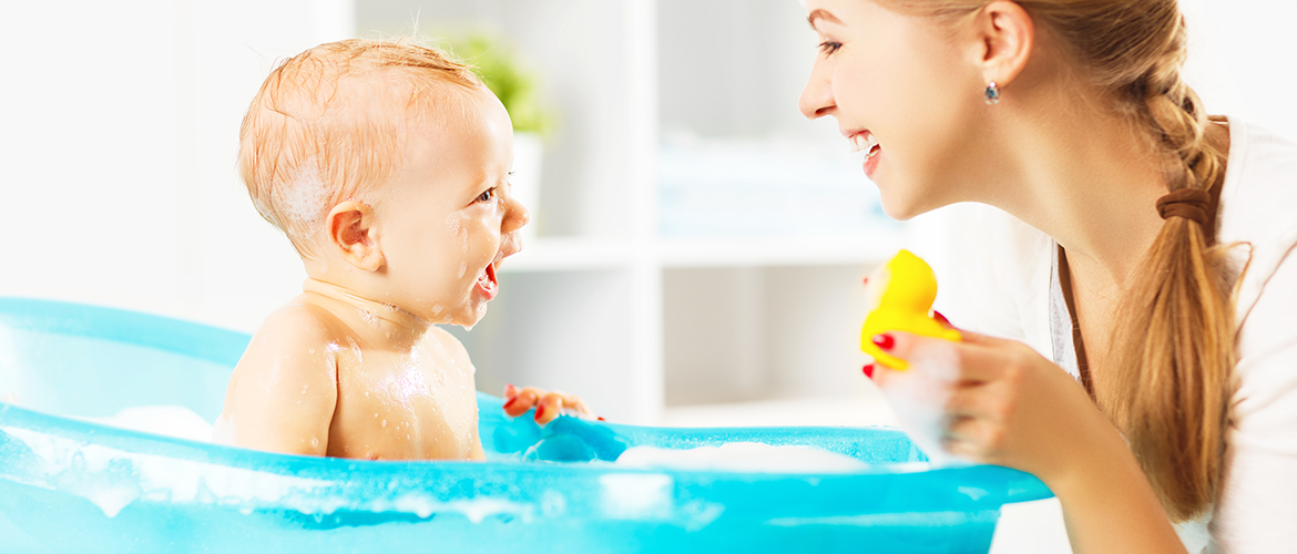 Признак эффекта заметен телом: ребёнок меньше брызгается, дольше остаётся в контакте и выходит из ванны без резкого протеста