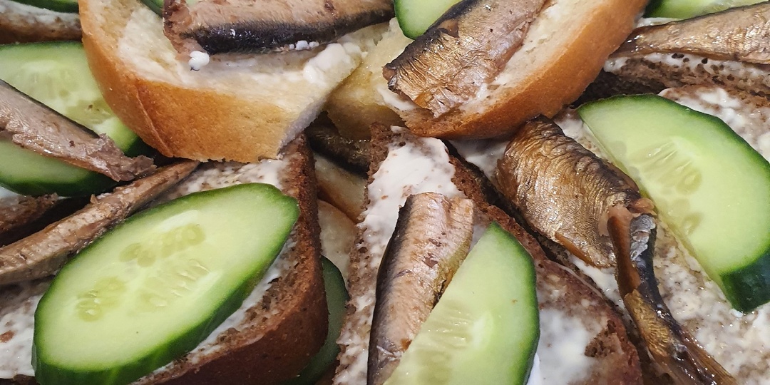 Бутерброды из шпрот