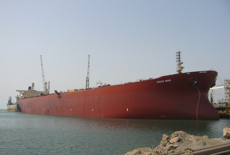 Самый огромный нефтетанкер в истории: Knock Nevis