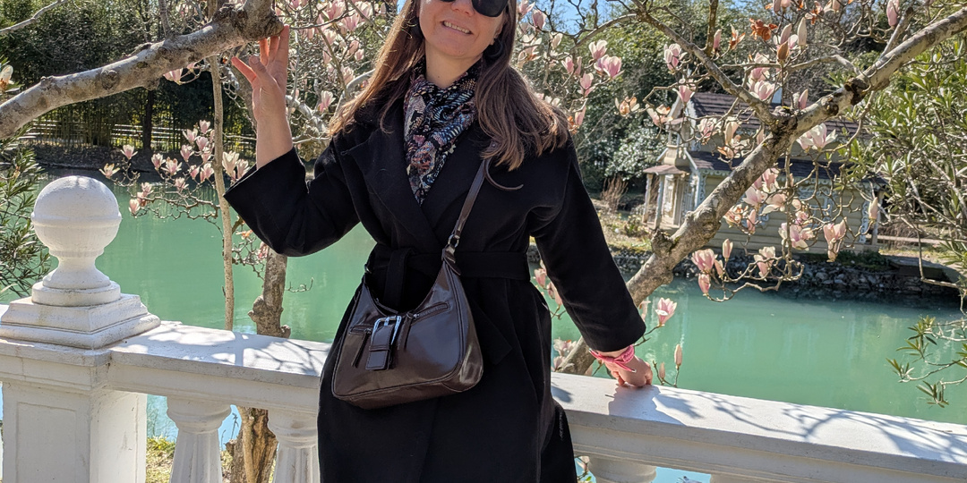 В Адлерский парк "Южные культуры" пришла весна. Прогулялась по нему, и вот что здесь сейчас цветет.