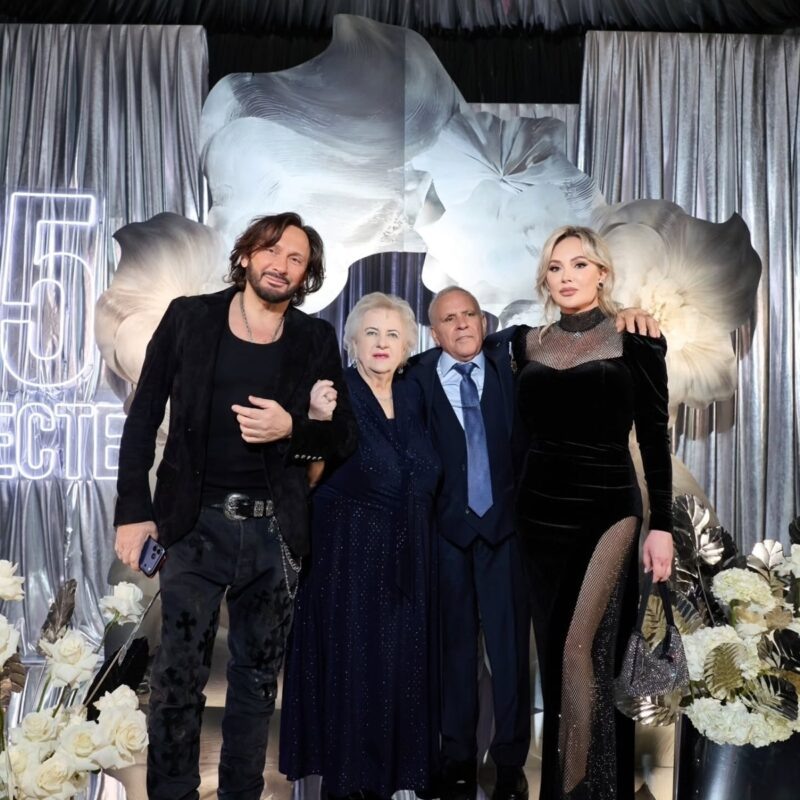    Артист всегда с трепетом отзывается о своих близких.