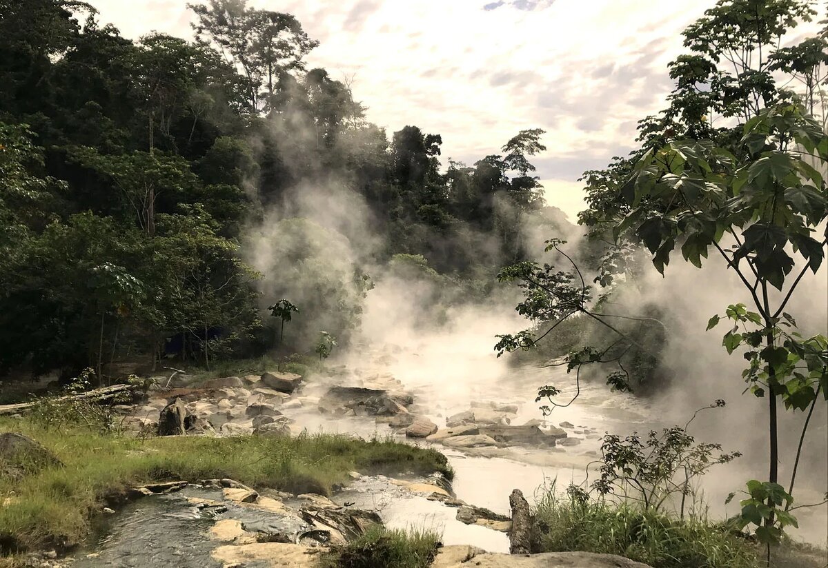 Фото кипящей реки