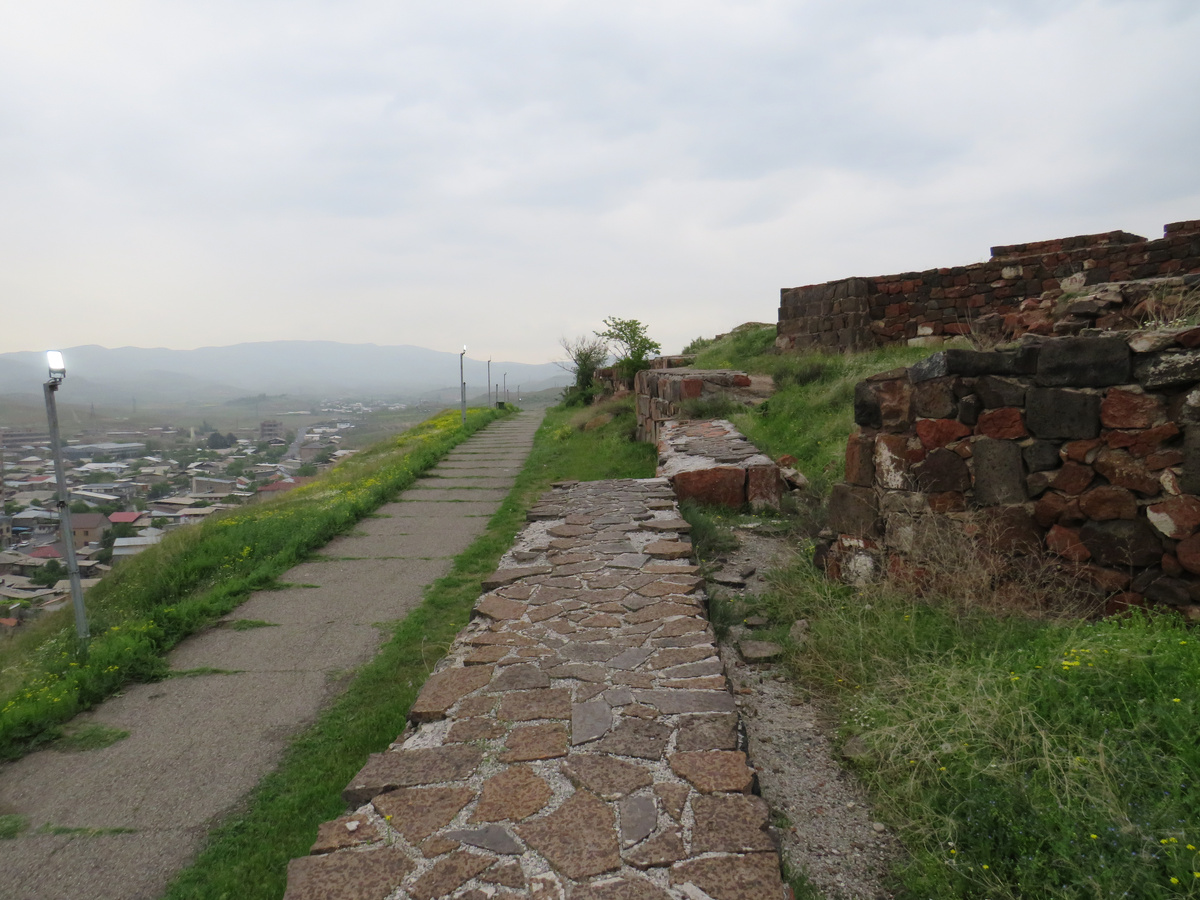 Крепость Эребуни