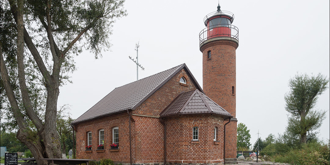 Старый маяк Rinderort в Заливино