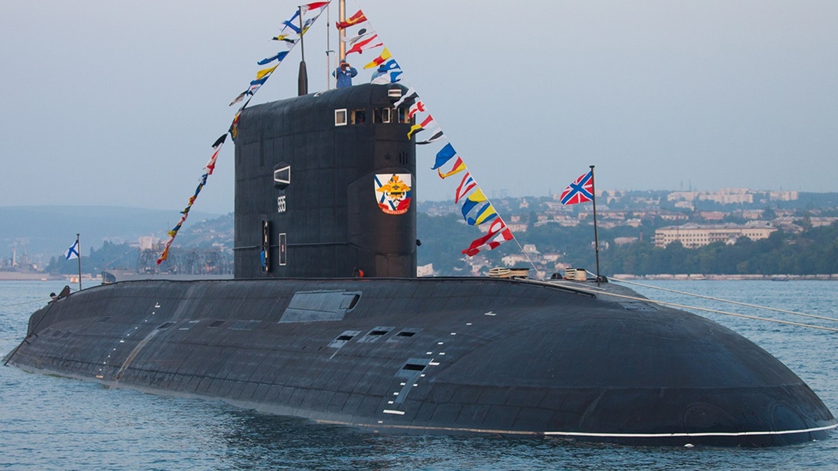 Моряки-подводники встречают профессиональный праздник