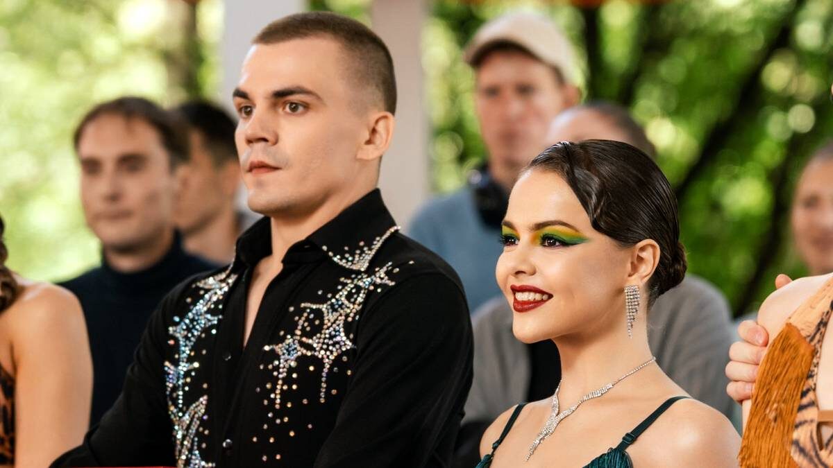    Кадр из сериала: актеры Даня Киселев в роли спецагента Секретной службы Лехи Шилова и Кристина Корбут в образе Наташи / Фото: СТС