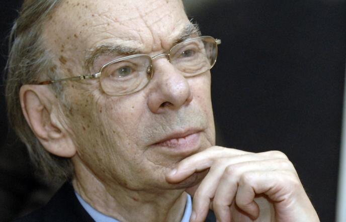 Алексей Владимирович Баталов — советский и российский актёр театра и кино, кинорежиссёр, сценарист, педагог, мастер художественного слова (чтец), общественный деятель