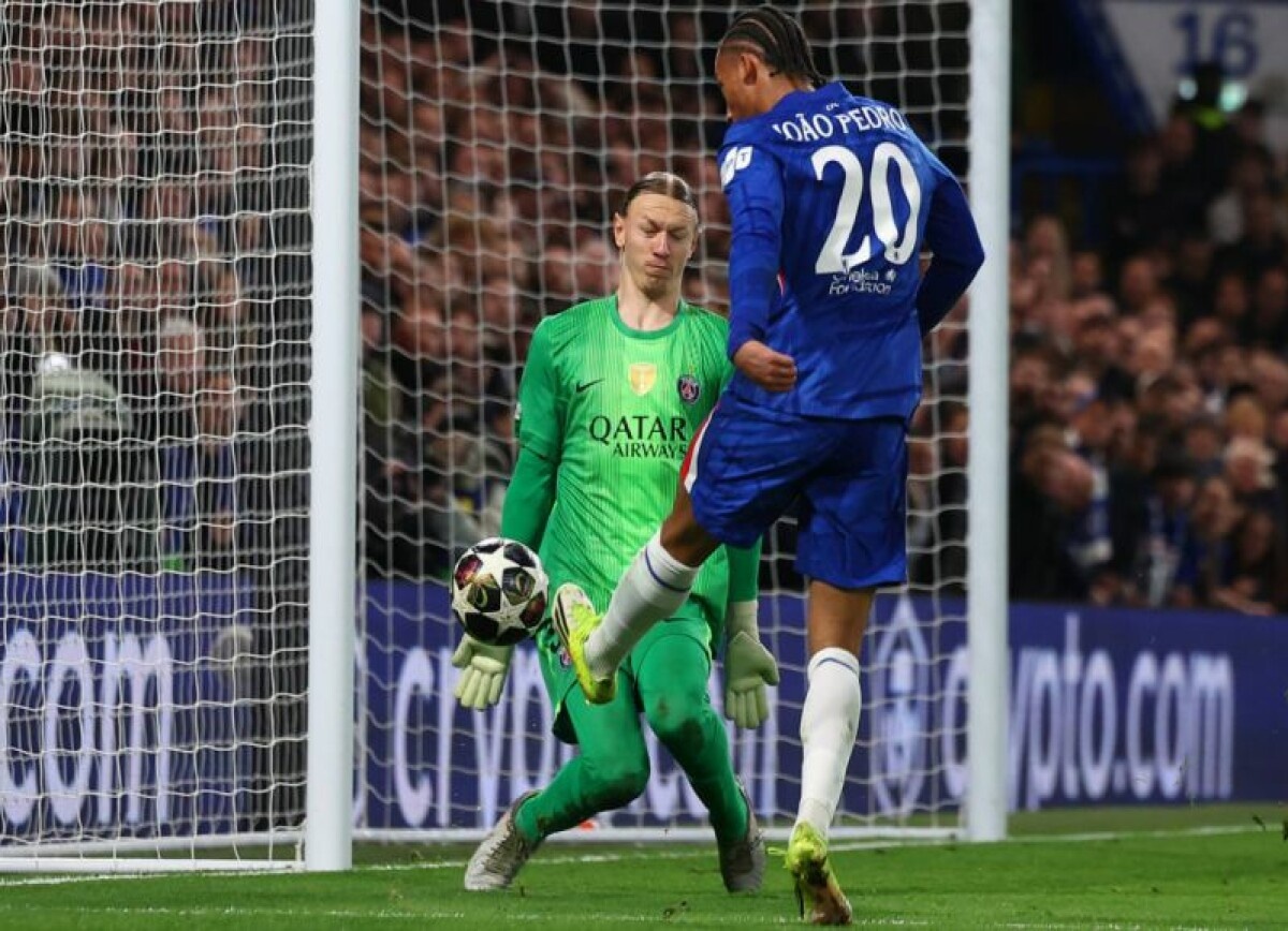     Французский журналист о выдающейся игре Сафонова с «Челси»: уход Шевалье выглядит неизбежным