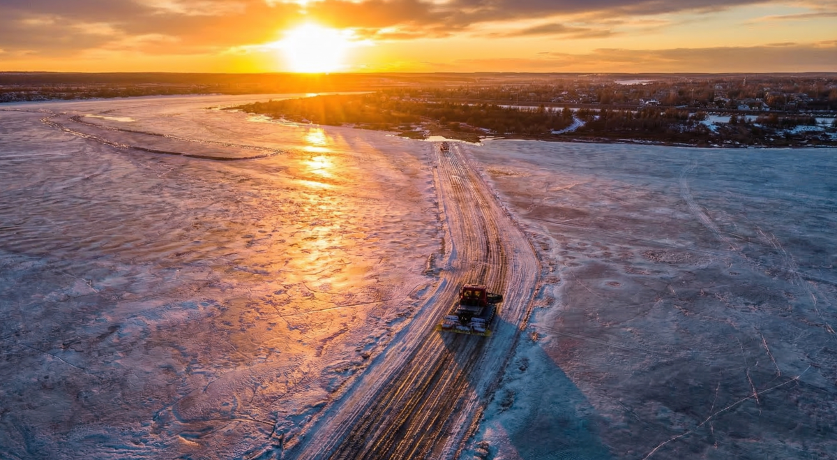 Дорога жизни на реке Сухона. Выглядит как другая планета