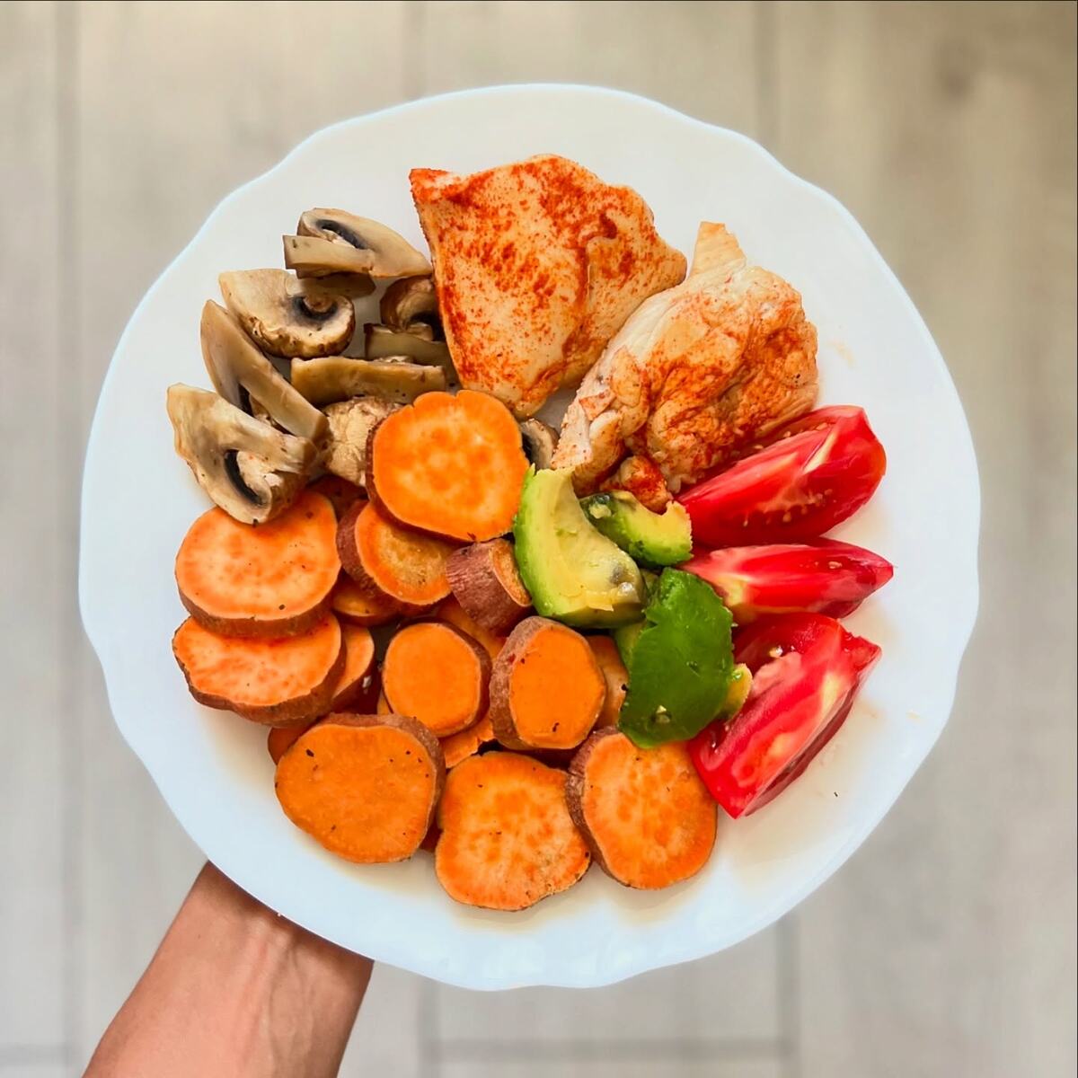 1️⃣🔸
Батат
Куриная грудка
Шампиньоны
Авокадо
Овощи/зелень
2️⃣🔸
Рис
Креветки
Авокадо
Овощи/зелень
Соус в виде перетертых томатов
3️⃣🔸
Картофель
Говядина
Овощи/зелень
4️⃣🔸
Чечевица
Тилапия
Овощи/зелень
5️⃣🔸
Батат
Лосось
Овощи/зелень
6️⃣🔸
Макароны
Куриное филе
Авокадо
Овощи/зелень

ПРИЯТНОГО АППЕТИТА 🤭