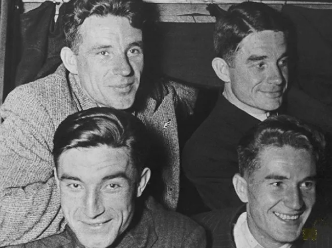 Братья Старостины футболисты