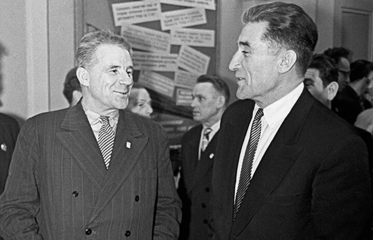 Братья Старостины футболисты