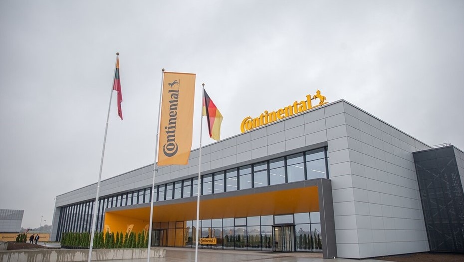 Автор фото: Continental AG. Завод немецкой Continental (сейчас Aumovio) в Каунасе, Литва.
