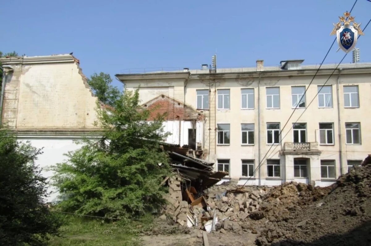    СКР завершил расследование обрушения школы № 17 в Артёме