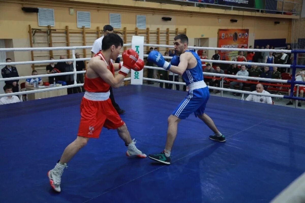    В Хабаровске военные боксёры начали борьбу за чемпионство округа