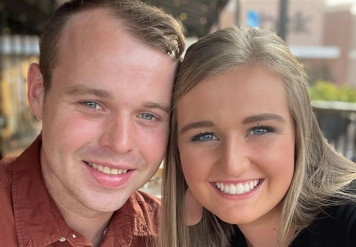    Джозеф Дуггар и его жена Кендра (Фото: ​Instagram* @littleduggarfamily)