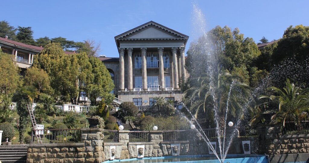 Концепция летнего сезона в Сочи: Новые горизонты для туристов и бизнеса