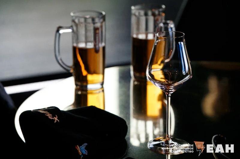    ЕАН. Пиво в бокалах