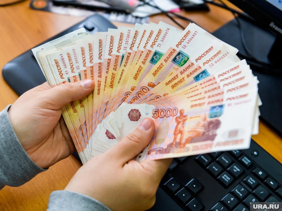     Декабрьская зарплата обычно выше среднегодовой и январской