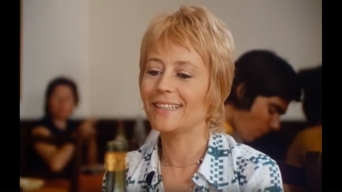 Анни Жирардо: кадр из фильма "Старая дева"