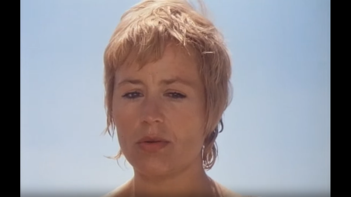 Анни Жирардо: кадр из фильма "Старая дева"