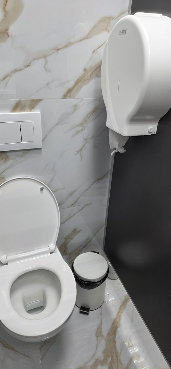 и туалетная бумага