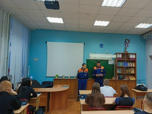    В школе №1 имени Юркова "Наша газета"