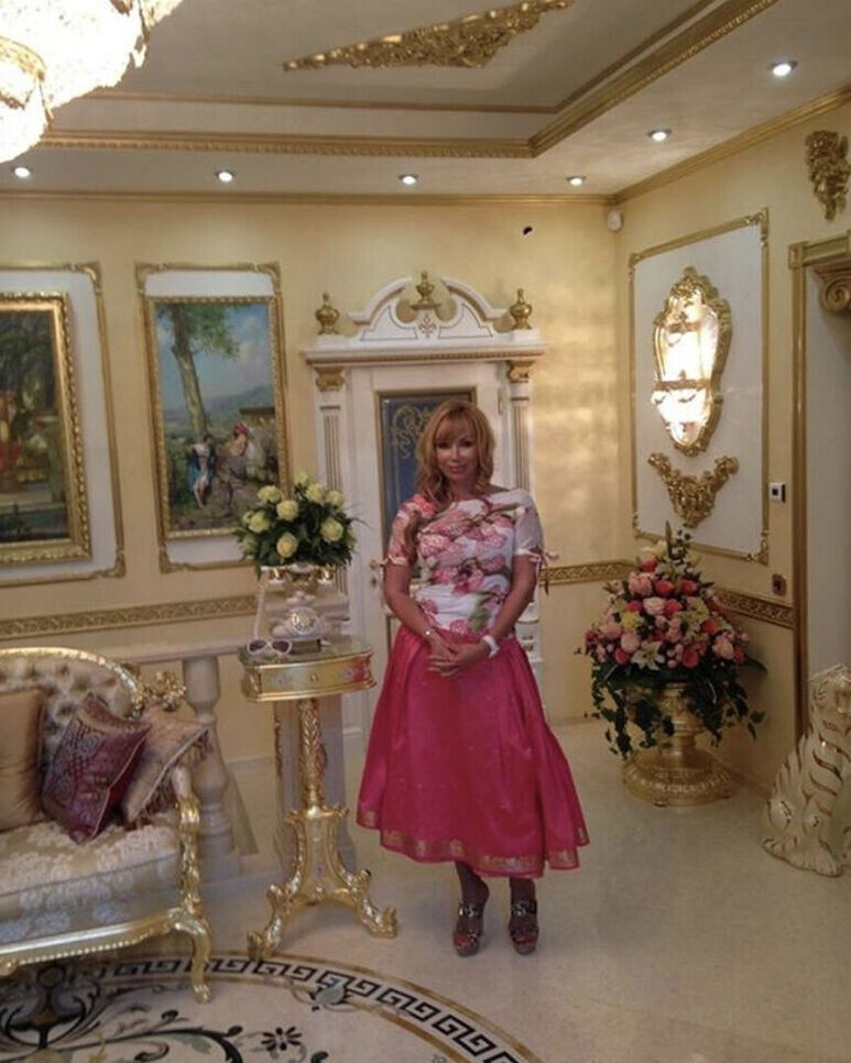 Листайте вправо, чтобы увидеть больше изображений