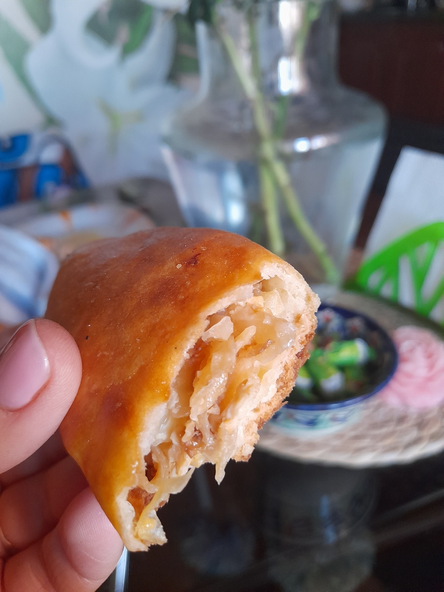 Пирожки с капустой и луком и яйцом!