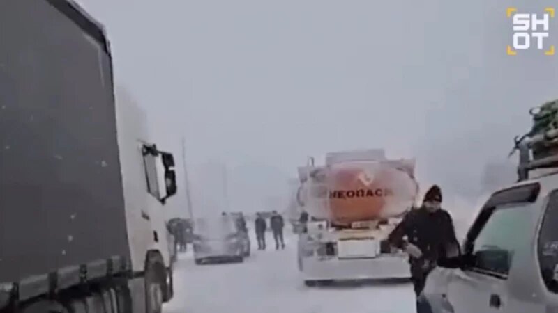     Метель в Уссурийске. Скриншоты видео