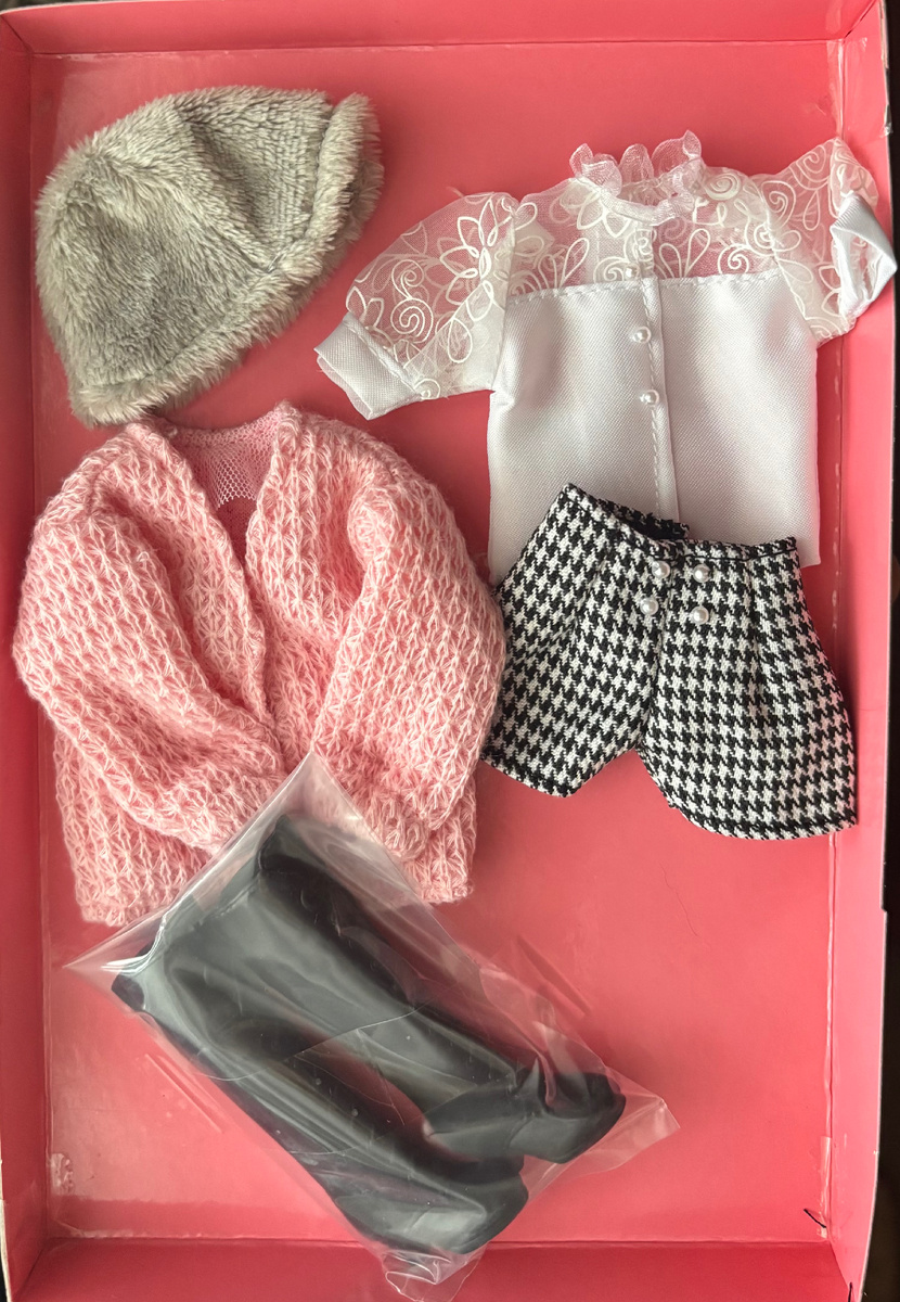 Официальный аутфит от Такара Томи на Ликку