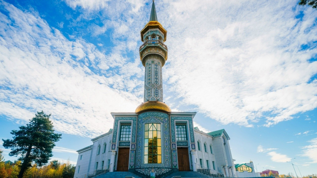    Губернатор ХМАО пожелал в Уразу-байрам спокойствия и согласия