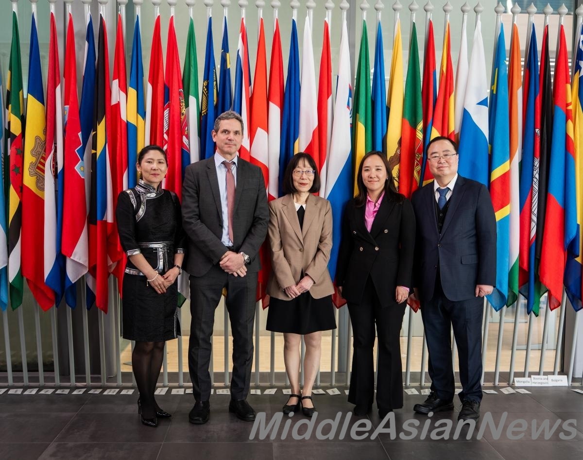 слева: Тамир Болдбаатар, Филипп Остен, Томоко Аканэ, Хеён Ли и Ён Сок Ким