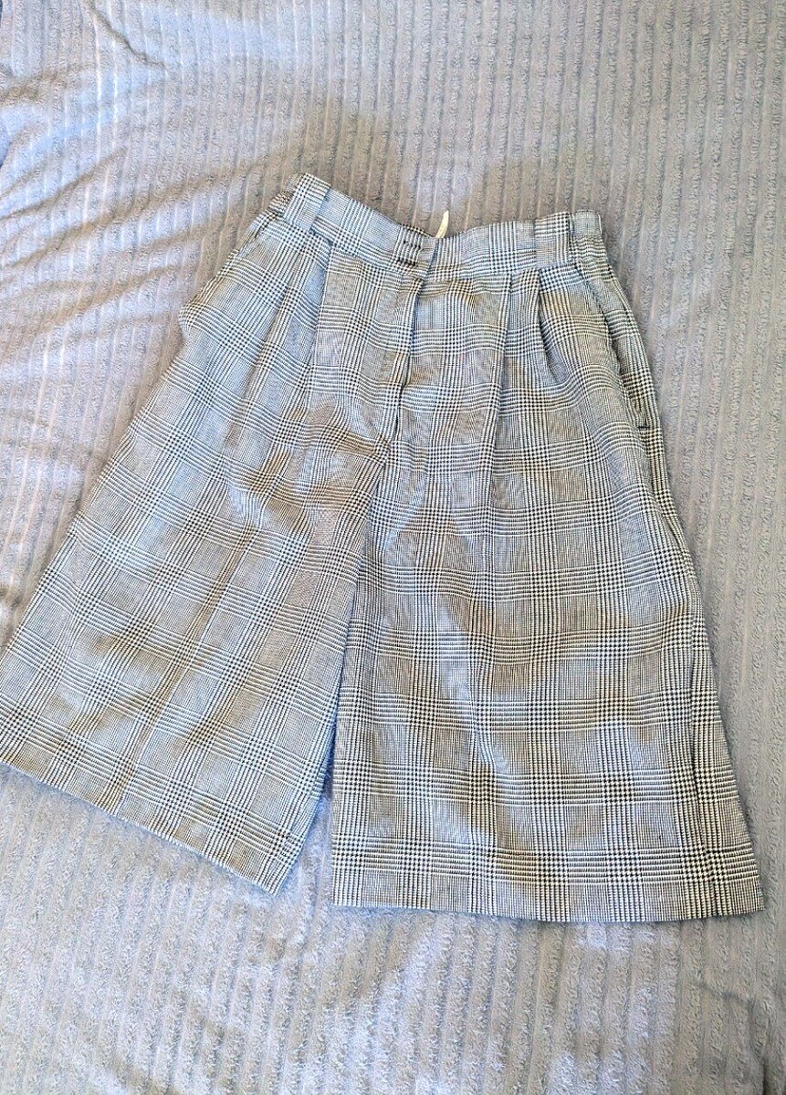 Цвет ближе к тому, который получился справа