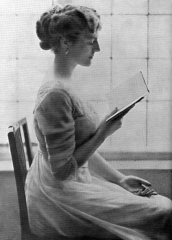 Клементина Хозьер в 1908 году