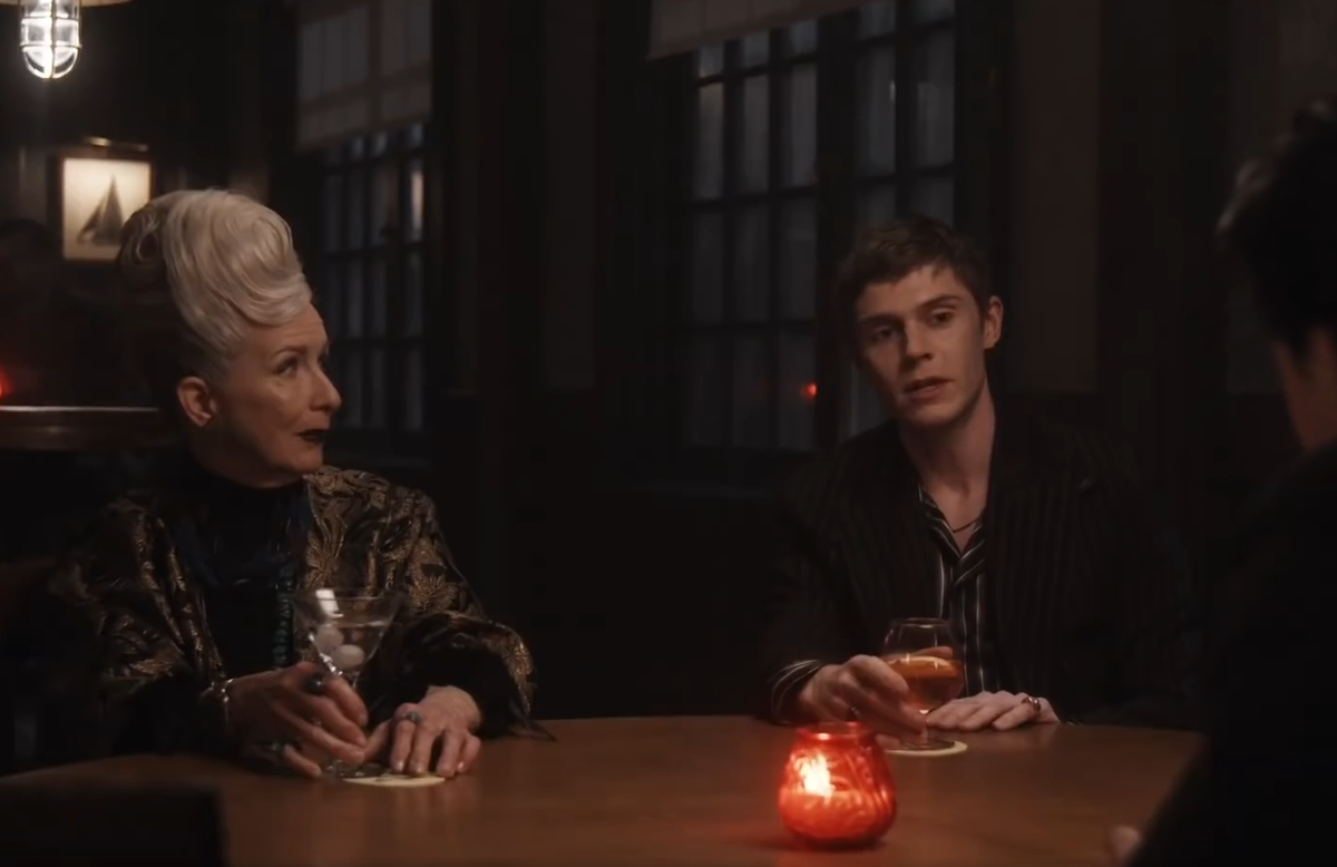 Кадр из трейлера сериала «Американская история ужасов: Двойной сеанс» (American Horror Story: Double Feature), 10-й сезон, часть «Красный прилив» (Red Tide). Студия: 20th Television, FX Productions, 2021