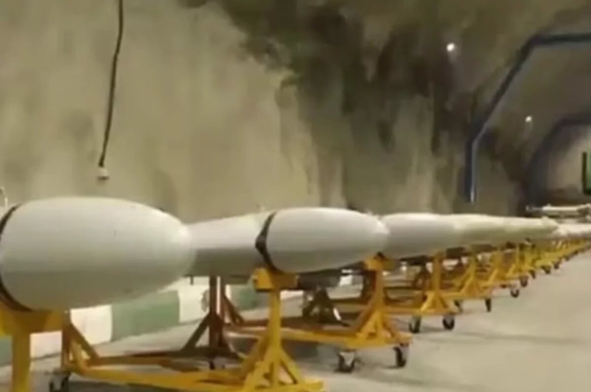    Иранский солдат заявил, что воюет с США за жертв Эпштейна и запустил ракету