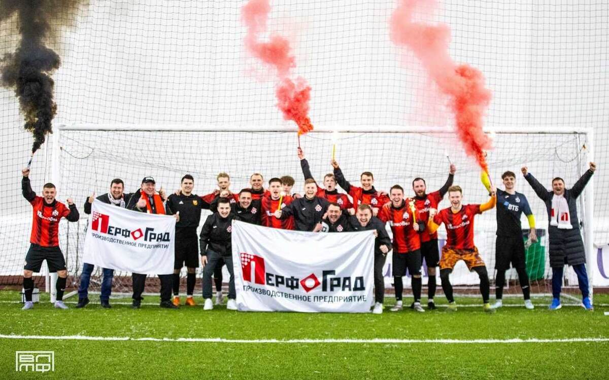    ФК «Перфоград» выиграл чемпионат Воронежа по миди-футболу с хет-триком вратаря Фото – социальные сети