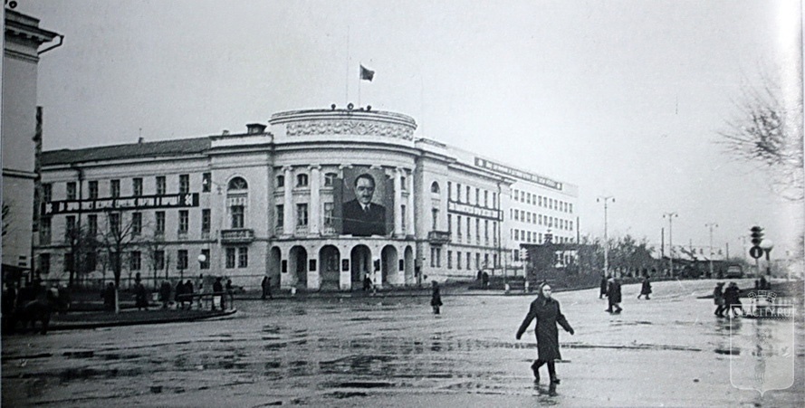 Здесь пересекаются проспект Гагарина с улицами: Комсомольской и Институтской Фото с сайта olacity.ru.