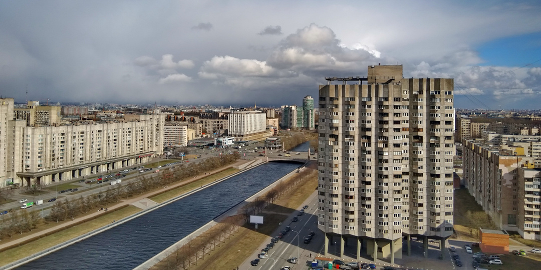 10 домов советской эпохи с народными прозвищами: от "слезы социализма" до "колбасы" и "синяка"