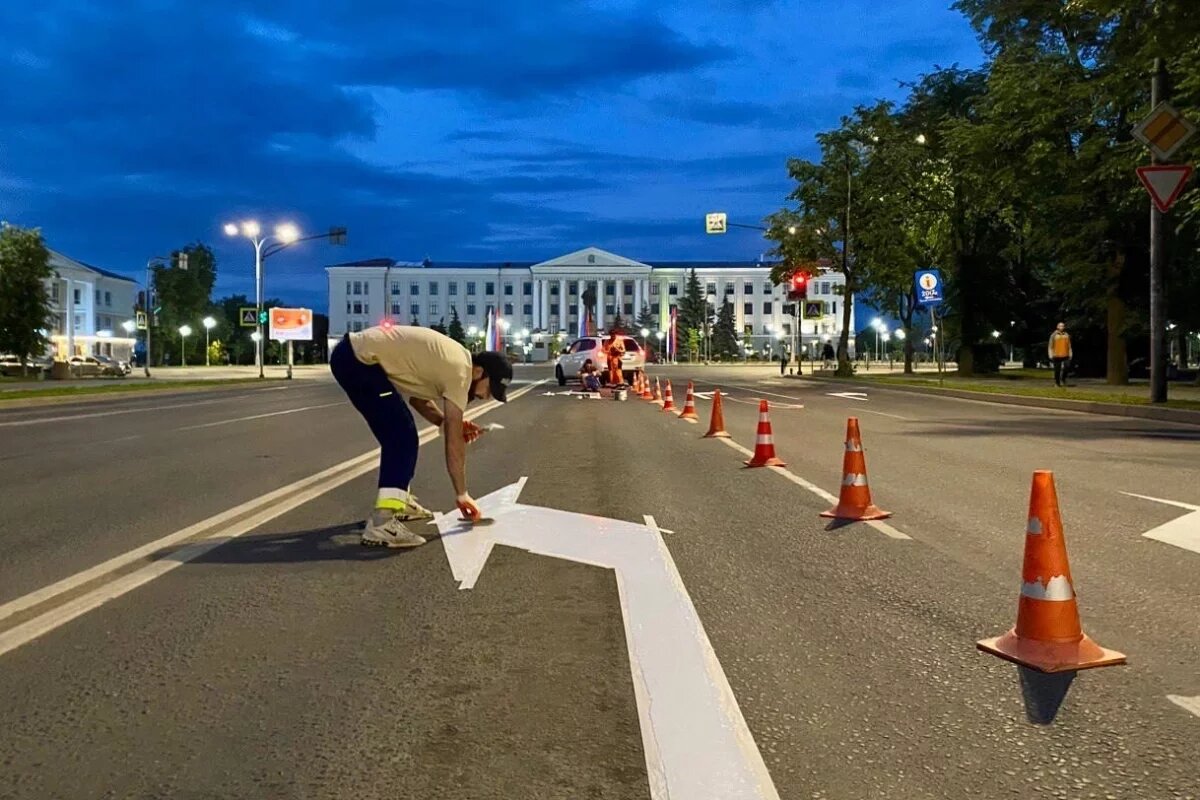    На улице Коммунальной в Пскове появится отдельная полоса движения из центра