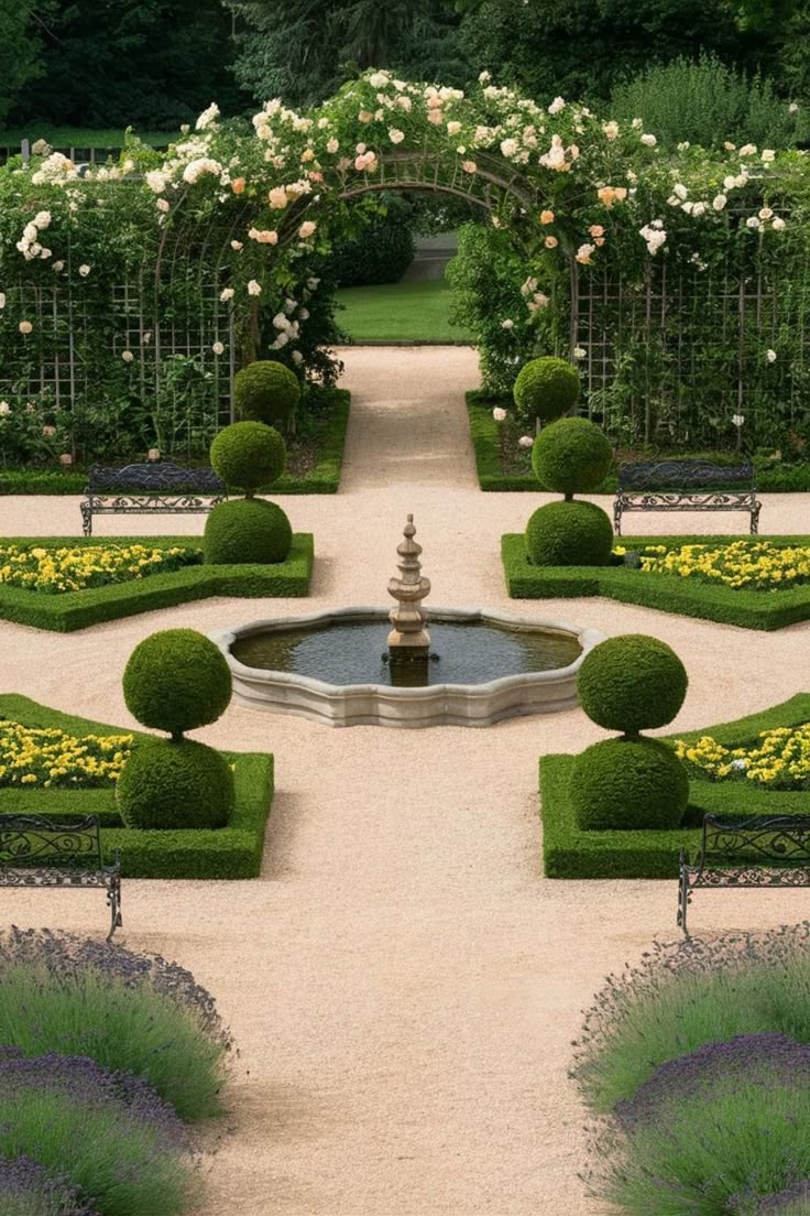 Главная ось — сердце французского сада. Перспектива усиливает ощущение величия