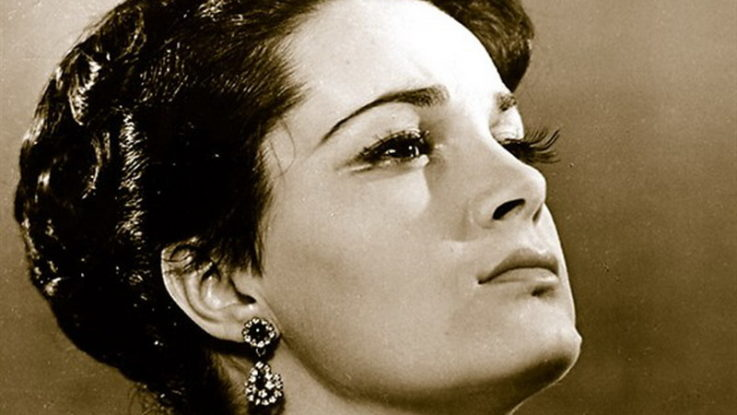 «Бросил цветы в урну и ушла»: история Элины Быстрицкой, которую она предпочла забыть