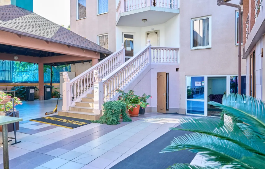 Честный обзор гостевого дома Эльбрус в центре Адлера