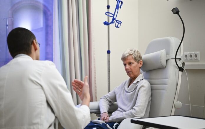    Прогнозируемая связь между колебаниями артериального давления и риском цифрового слабоумия к 2032 году.