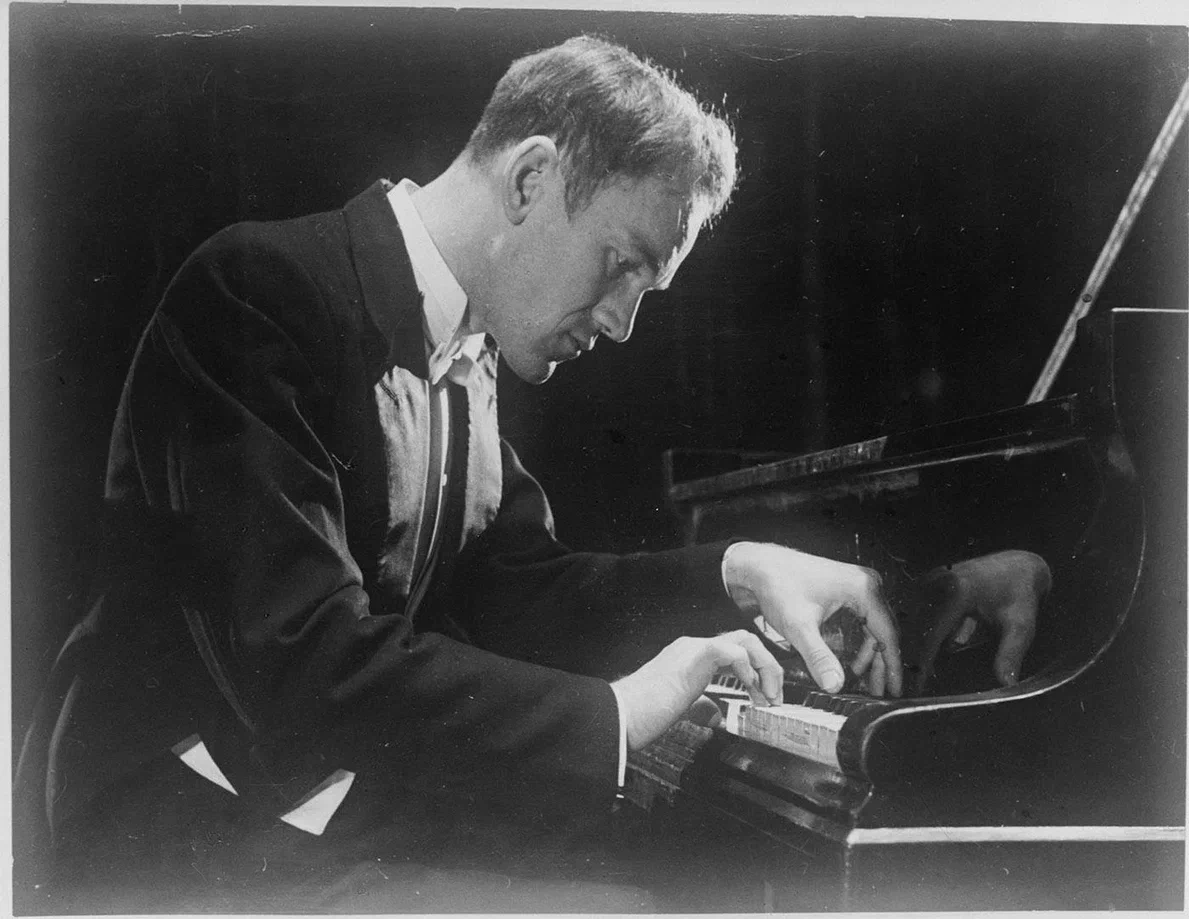 Мельник С.О. Рихтер С.Т. - пианист. Из фондов Музея музыки.