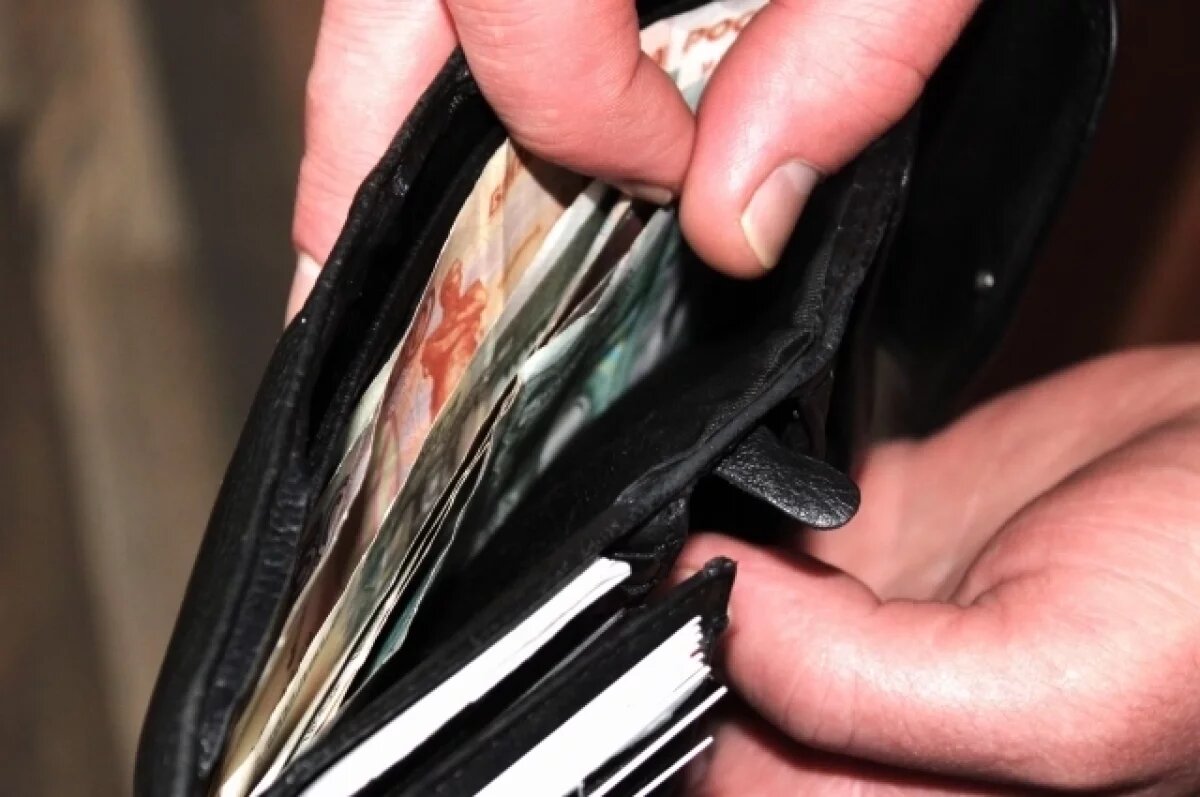    25 компаний проверили в Симферополе из-за зарплат ниже МРОТ