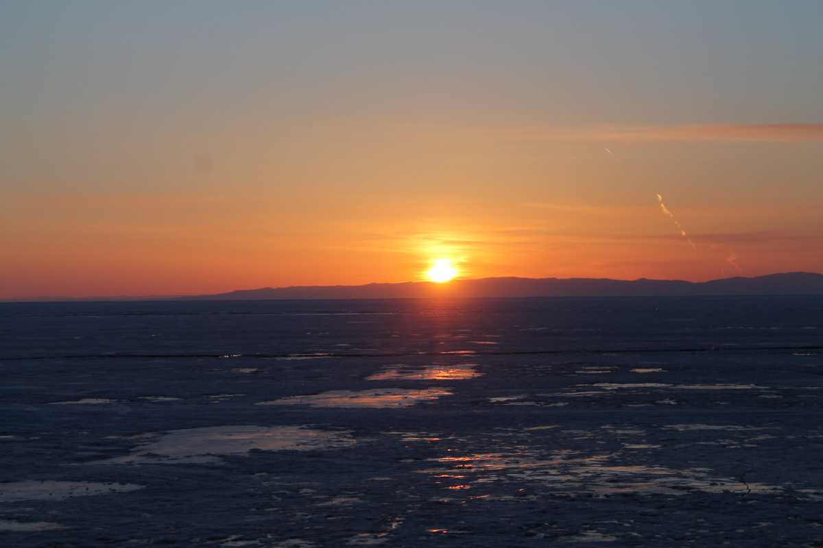 Рассвет на Байкале